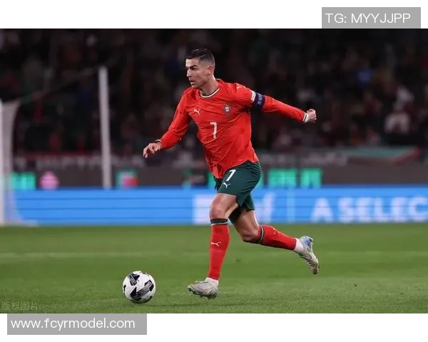 足球巨星C罗等人精彩瞬间集锦回顾与分析 足球巨星C罗等人精彩瞬间集锦回顾与分析